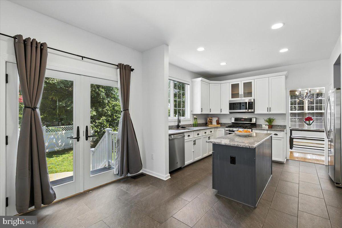 8207 PEGGYS CT, GAINESVILLE, Virginia 20155, 5 Bedrooms Bedrooms, ,3 BathroomsBathrooms,Residential,For sale,8207 PEGGYS CT,VAPW2098290 MLS # VAPW2098290