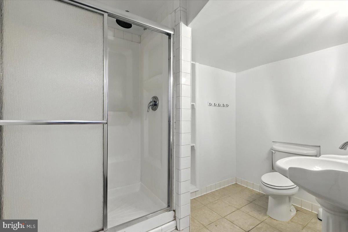 8207 PEGGYS CT, GAINESVILLE, Virginia 20155, 5 Bedrooms Bedrooms, ,3 BathroomsBathrooms,Residential,For sale,8207 PEGGYS CT,VAPW2098290 MLS # VAPW2098290