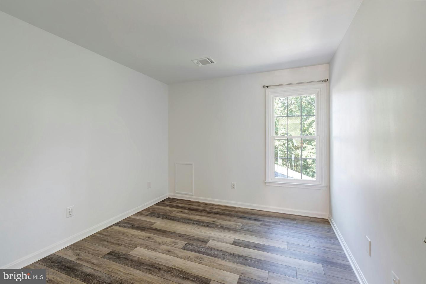 1518 SUMMERSET PL, HERNDON, Virginia 20170, 4 Bedrooms Bedrooms, ,3 BathroomsBathrooms,Residential,For sale,1518 SUMMERSET PL,VAFX2252780 MLS # VAFX2252780