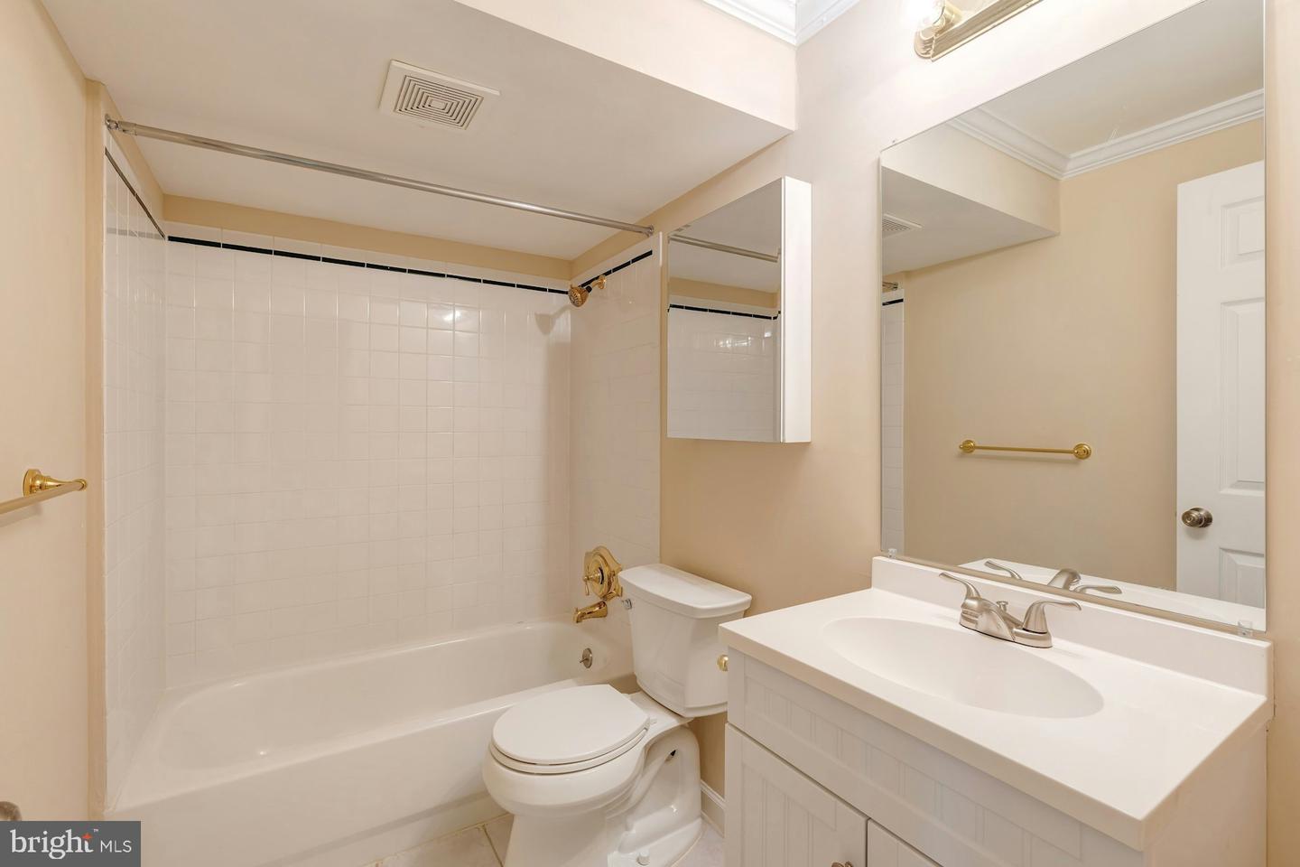 1518 SUMMERSET PL, HERNDON, Virginia 20170, 4 Bedrooms Bedrooms, ,3 BathroomsBathrooms,Residential,For sale,1518 SUMMERSET PL,VAFX2252780 MLS # VAFX2252780
