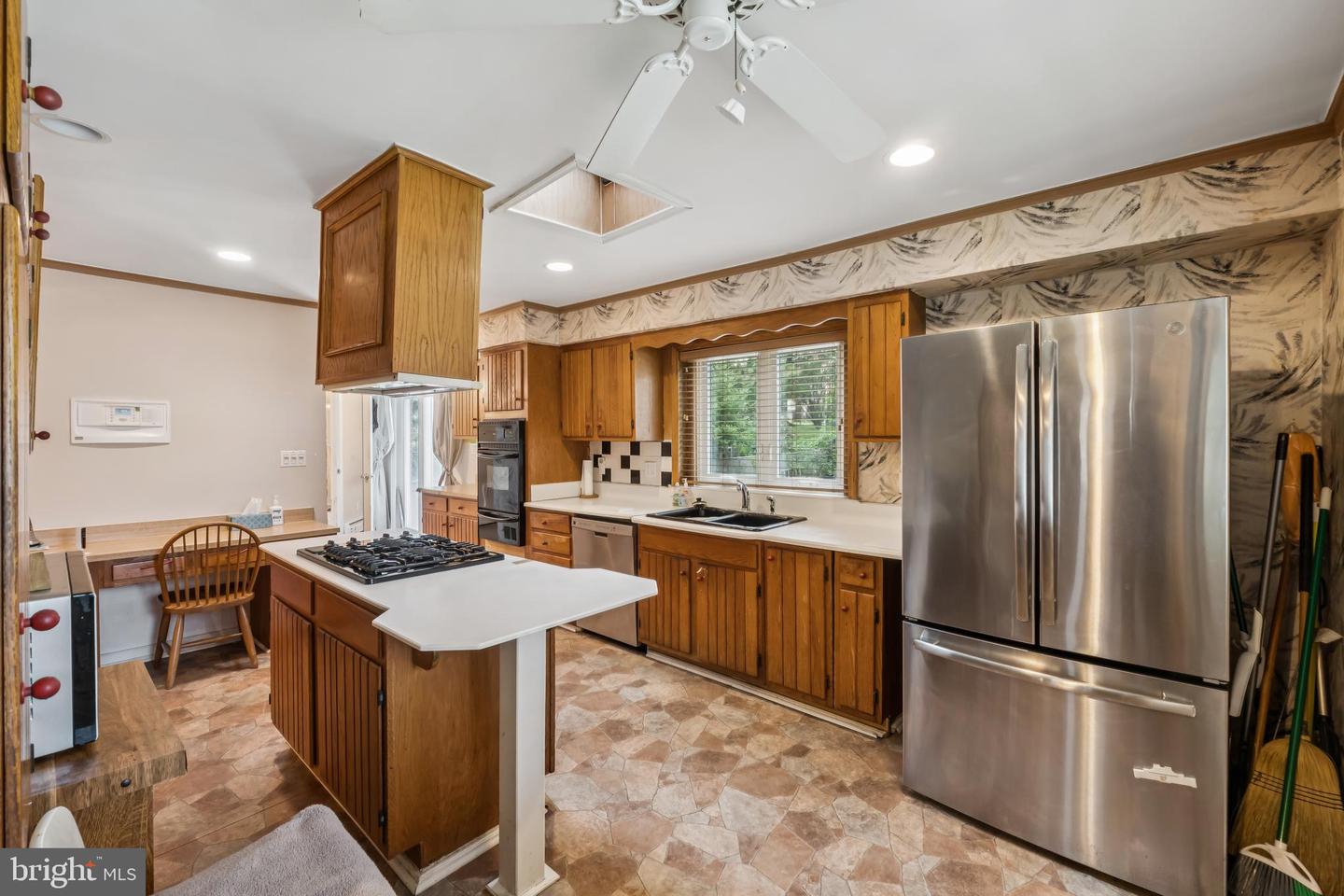 1626 VARNUM PL NE, WASHINGTON, District Of Columbia 20017, 3 Bedrooms Bedrooms, ,3 BathroomsBathrooms,Residential,For sale,1626 VARNUM PL NE,DCDC2208796 MLS # DCDC2208796