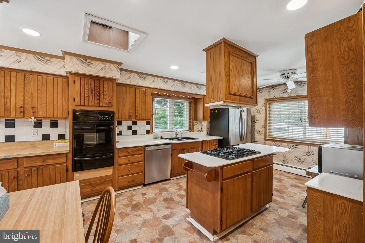 1626 VARNUM PL NE, WASHINGTON, District Of Columbia 20017, 3 Bedrooms Bedrooms, ,3 BathroomsBathrooms,Residential,For sale,1626 VARNUM PL NE,DCDC2208796 MLS # DCDC2208796