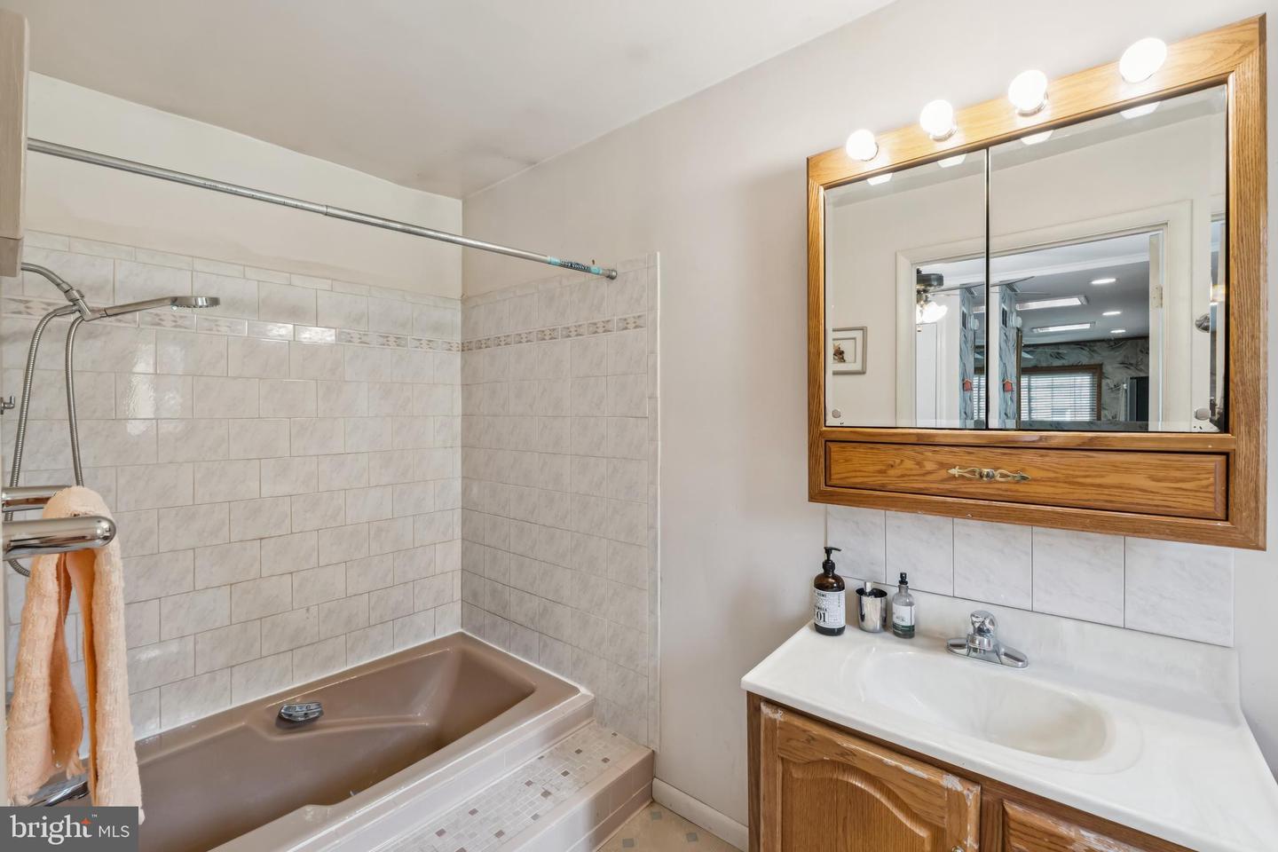 1626 VARNUM PL NE, WASHINGTON, District Of Columbia 20017, 3 Bedrooms Bedrooms, ,3 BathroomsBathrooms,Residential,For sale,1626 VARNUM PL NE,DCDC2208796 MLS # DCDC2208796