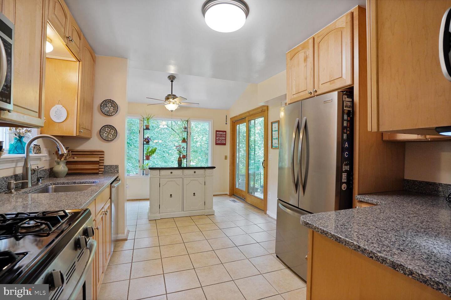 104 N GALVESTON ST, ARLINGTON, Virginia 22203, 4 Bedrooms Bedrooms, ,3 BathroomsBathrooms,Residential,For sale,104 N GALVESTON ST,VAAR2060150 MLS # VAAR2060150