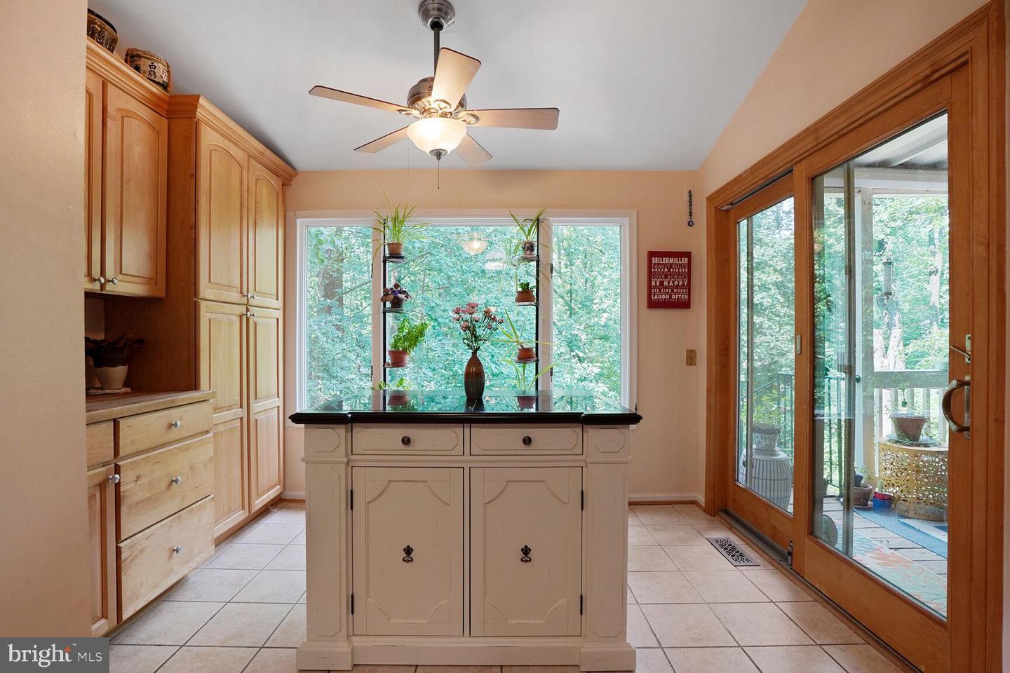 104 N GALVESTON ST, ARLINGTON, Virginia 22203, 4 Bedrooms Bedrooms, ,3 BathroomsBathrooms,Residential,For sale,104 N GALVESTON ST,VAAR2060150 MLS # VAAR2060150