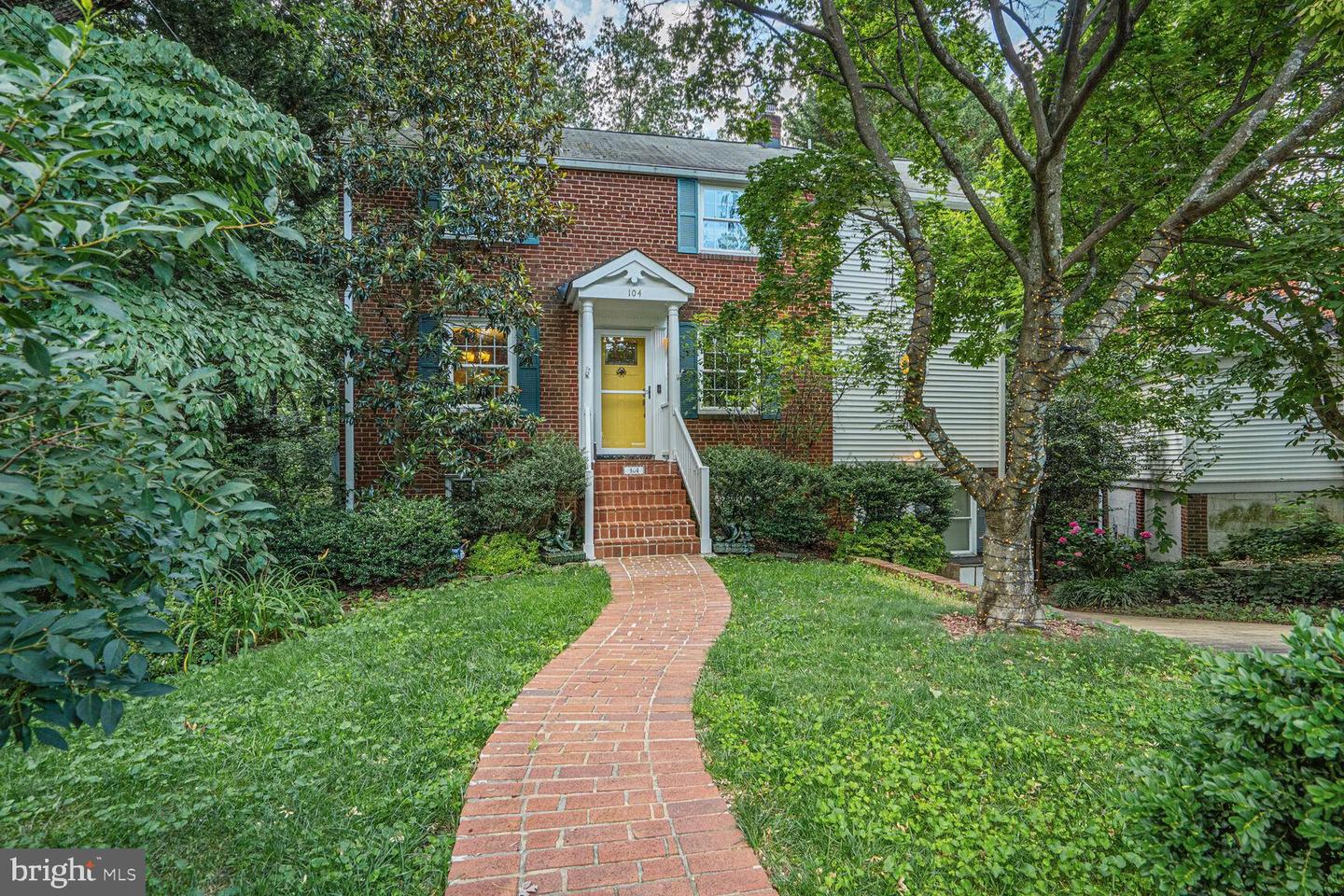 104 N GALVESTON ST, ARLINGTON, Virginia 22203, 4 Bedrooms Bedrooms, ,3 BathroomsBathrooms,Residential,For sale,104 N GALVESTON ST,VAAR2060150 MLS # VAAR2060150