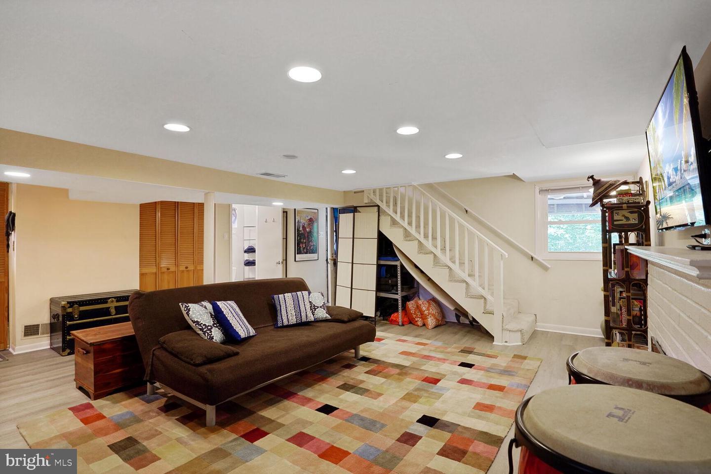 104 N GALVESTON ST, ARLINGTON, Virginia 22203, 4 Bedrooms Bedrooms, ,3 BathroomsBathrooms,Residential,For sale,104 N GALVESTON ST,VAAR2060150 MLS # VAAR2060150