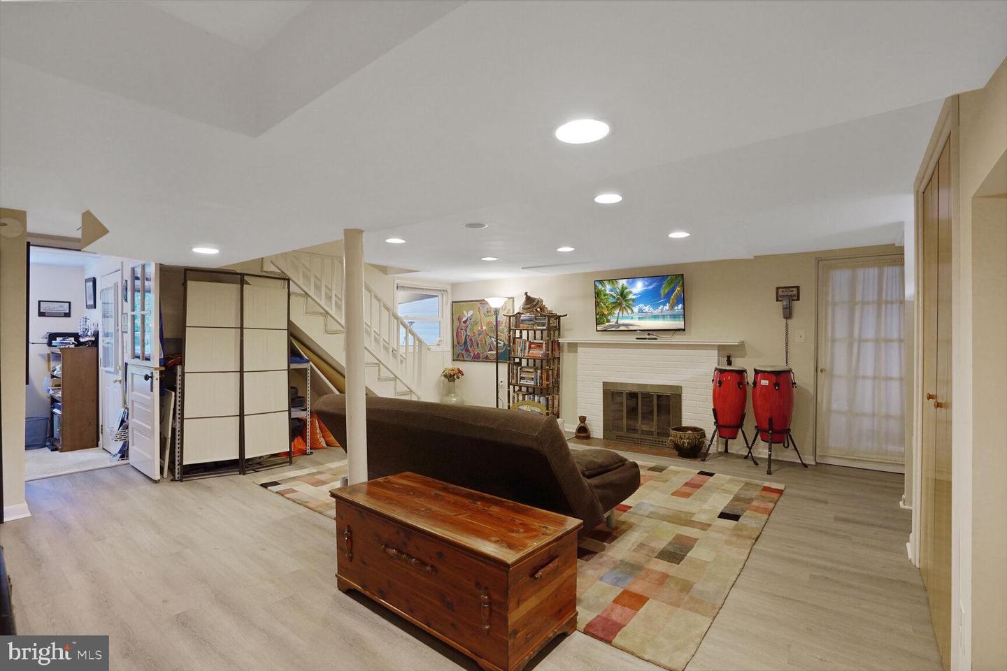 104 N GALVESTON ST, ARLINGTON, Virginia 22203, 4 Bedrooms Bedrooms, ,3 BathroomsBathrooms,Residential,For sale,104 N GALVESTON ST,VAAR2060150 MLS # VAAR2060150