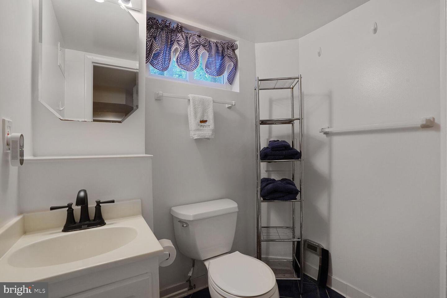 104 N GALVESTON ST, ARLINGTON, Virginia 22203, 4 Bedrooms Bedrooms, ,3 BathroomsBathrooms,Residential,For sale,104 N GALVESTON ST,VAAR2060150 MLS # VAAR2060150