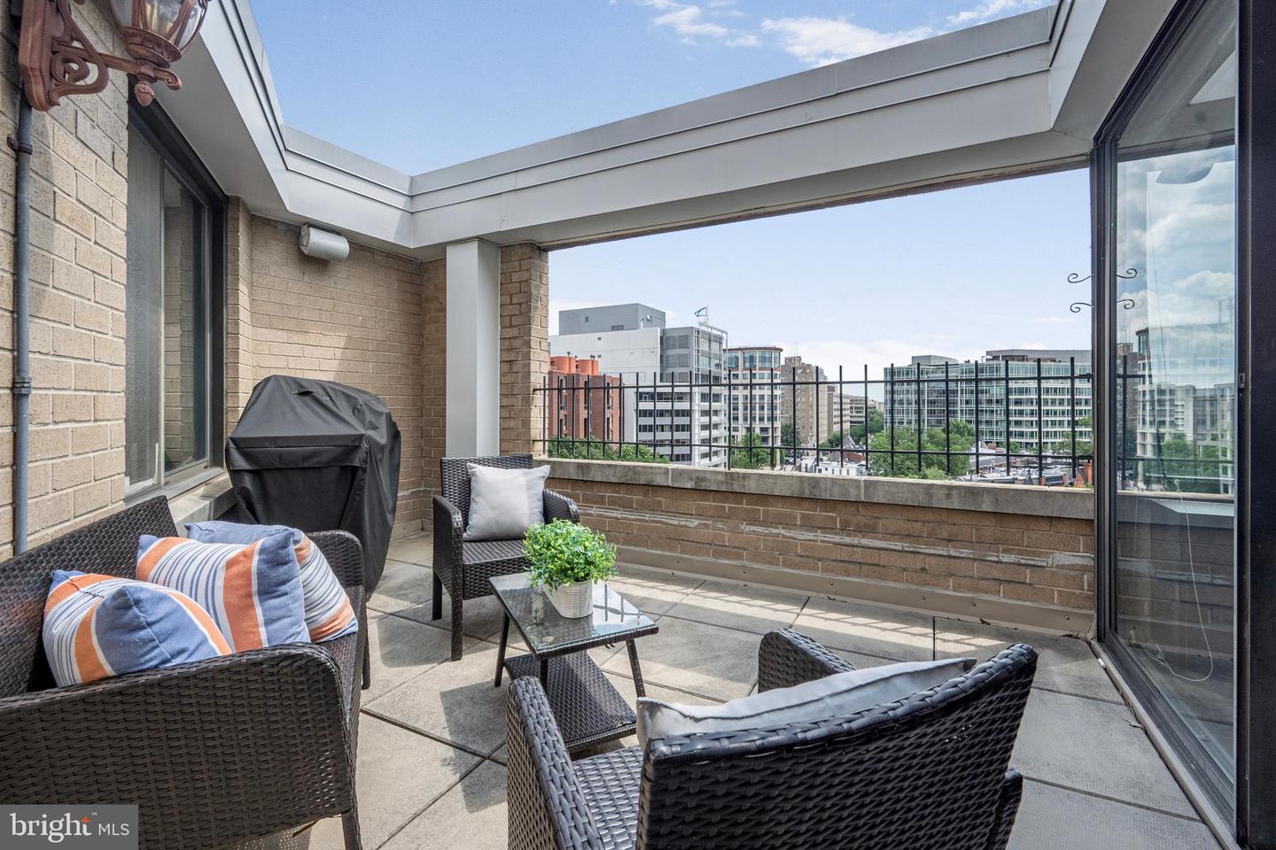 2201 L ST NW #904, WASHINGTON, District Of Columbia 20037, 1 Bedroom Bedrooms, ,1 BathroomBathrooms,Residential,For sale,2201 L ST NW #904,DCDC2208890 MLS # DCDC2208890