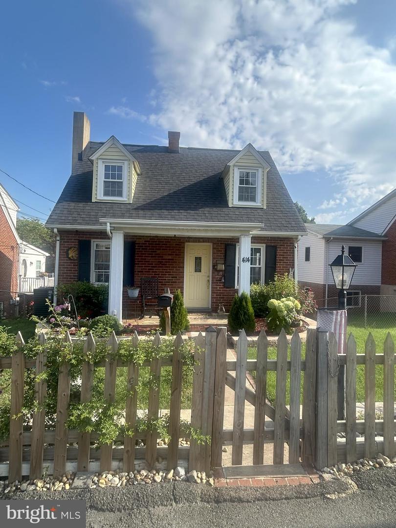 414 E 6TH ST, FRONT ROYAL, Virginia 22630, 2 Bedrooms Bedrooms, ,2 BathroomsBathrooms,Residential,For sale,414 E 6TH ST,VAWR2011616 MLS # VAWR2011616