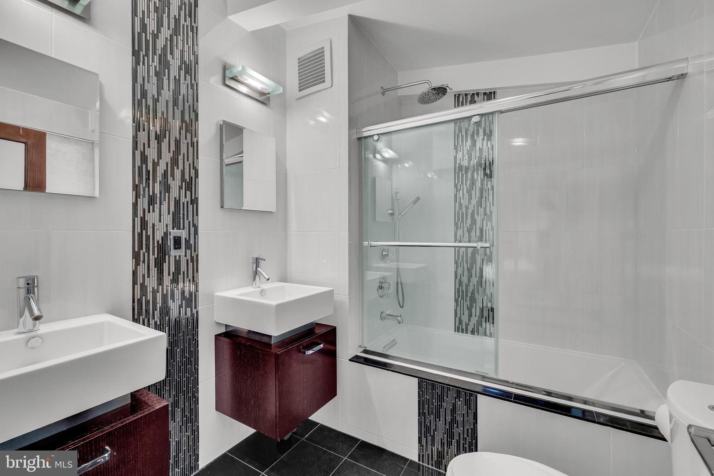 3338 ELM TER, FALLS CHURCH, Virginia 22042, 3 Bedrooms Bedrooms, ,2 BathroomsBathrooms,Residential,For sale,3338 ELM TER,VAFX2253370 MLS # VAFX2253370