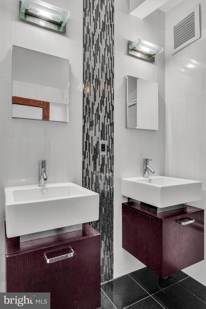 3338 ELM TER, FALLS CHURCH, Virginia 22042, 3 Bedrooms Bedrooms, ,2 BathroomsBathrooms,Residential,For sale,3338 ELM TER,VAFX2253370 MLS # VAFX2253370