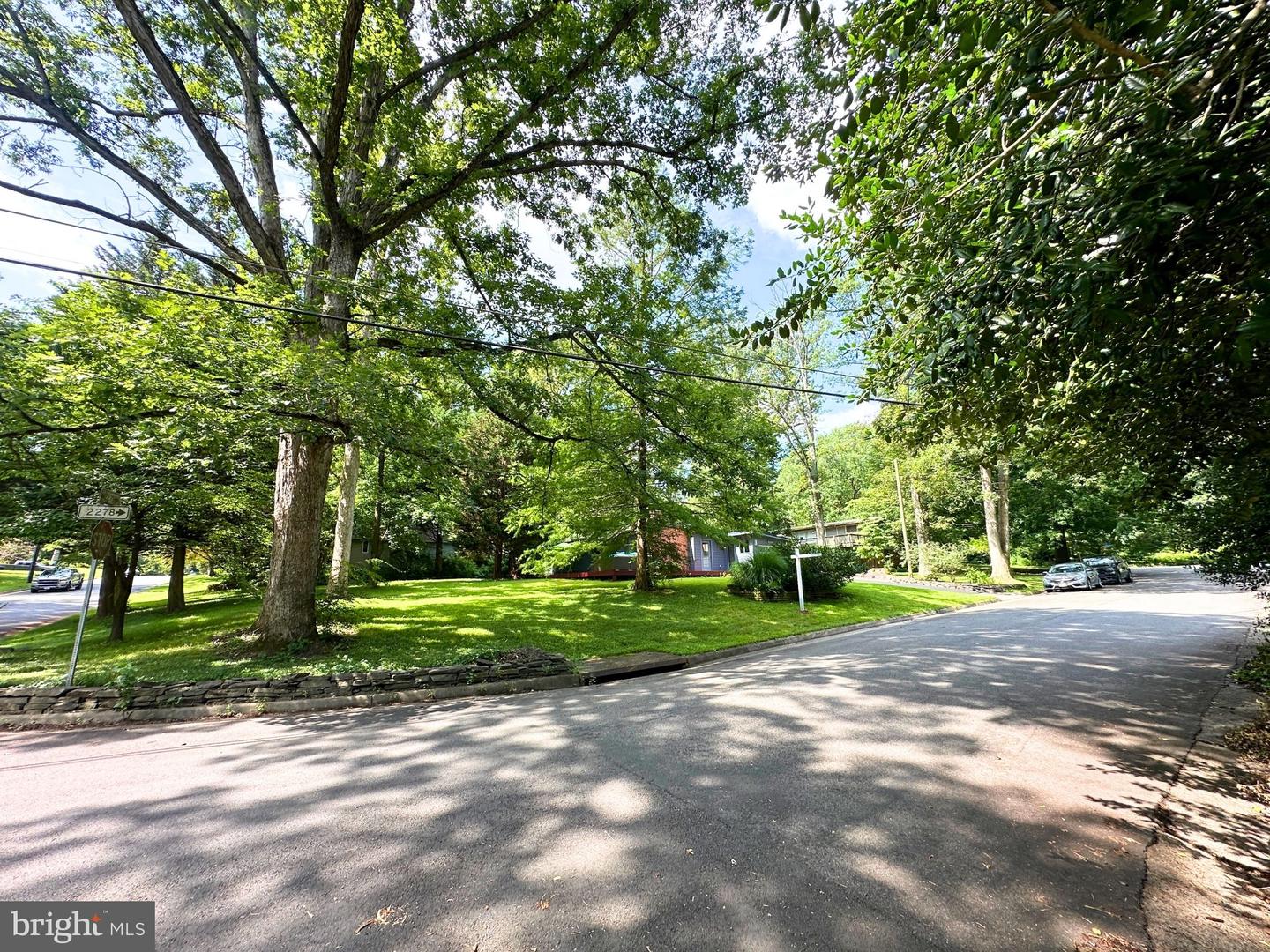 3338 ELM TER, FALLS CHURCH, Virginia 22042, 3 Bedrooms Bedrooms, ,2 BathroomsBathrooms,Residential,For sale,3338 ELM TER,VAFX2253370 MLS # VAFX2253370
