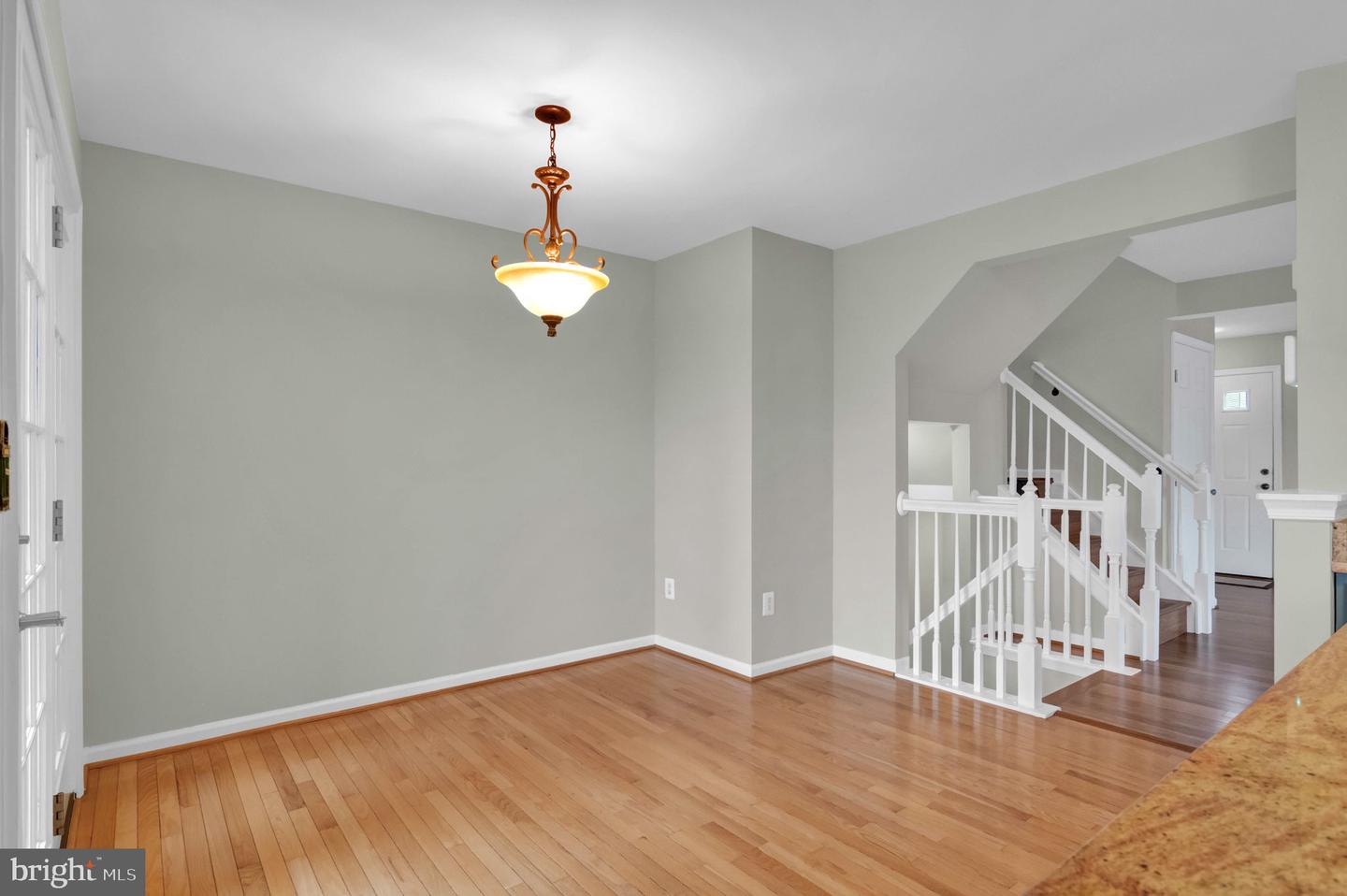 221 SHIRLEY SQ SE, LEESBURG, Virginia 20175, 3 Bedrooms Bedrooms, ,3 BathroomsBathrooms,Residential,For sale,221 SHIRLEY SQ SE,VALO2101222 MLS # VALO2101222
