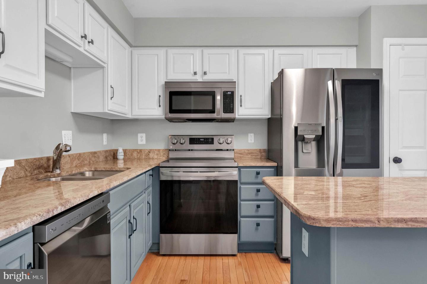 221 SHIRLEY SQ SE, LEESBURG, Virginia 20175, 3 Bedrooms Bedrooms, ,3 BathroomsBathrooms,Residential,For sale,221 SHIRLEY SQ SE,VALO2101222 MLS # VALO2101222
