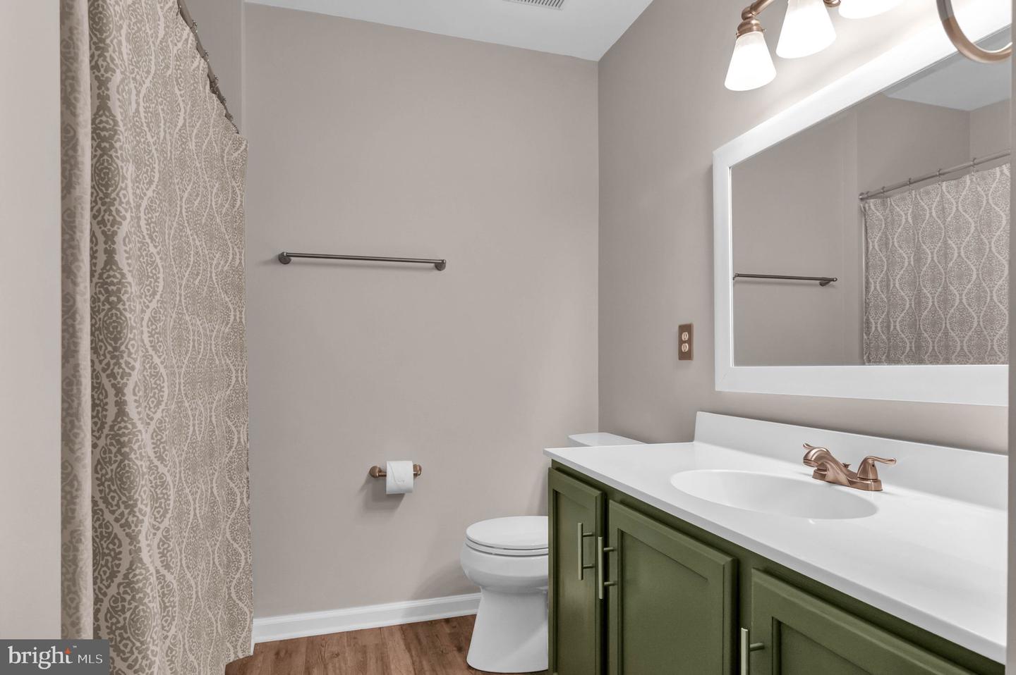 221 SHIRLEY SQ SE, LEESBURG, Virginia 20175, 3 Bedrooms Bedrooms, ,3 BathroomsBathrooms,Residential,For sale,221 SHIRLEY SQ SE,VALO2101222 MLS # VALO2101222