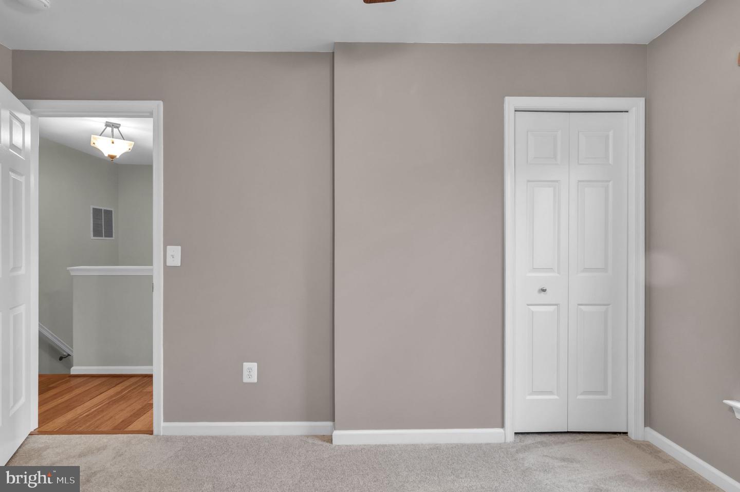 221 SHIRLEY SQ SE, LEESBURG, Virginia 20175, 3 Bedrooms Bedrooms, ,3 BathroomsBathrooms,Residential,For sale,221 SHIRLEY SQ SE,VALO2101222 MLS # VALO2101222