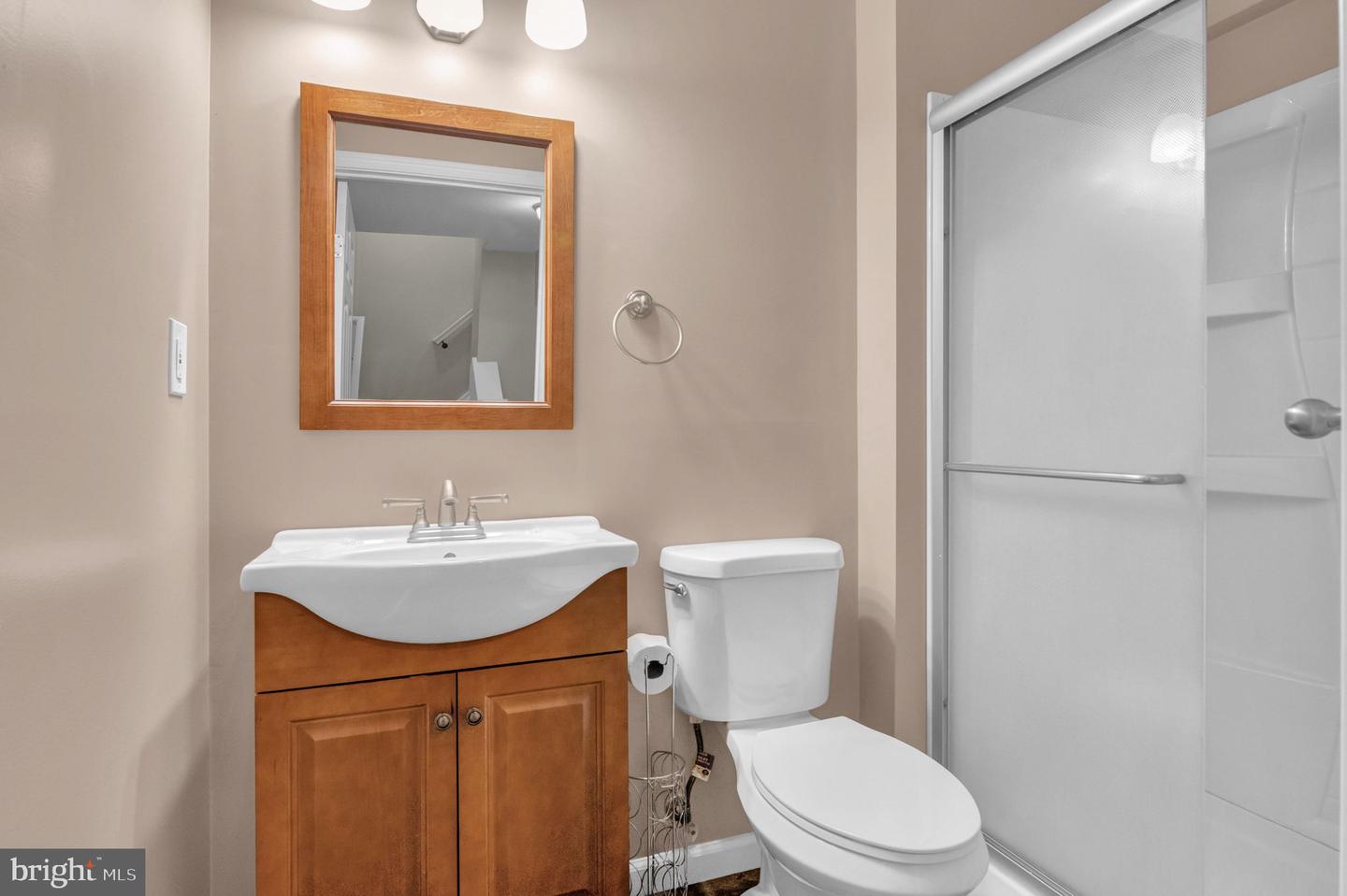 221 SHIRLEY SQ SE, LEESBURG, Virginia 20175, 3 Bedrooms Bedrooms, ,3 BathroomsBathrooms,Residential,For sale,221 SHIRLEY SQ SE,VALO2101222 MLS # VALO2101222