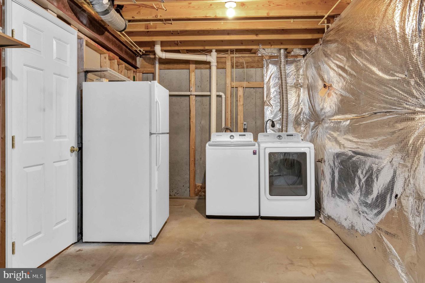 221 SHIRLEY SQ SE, LEESBURG, Virginia 20175, 3 Bedrooms Bedrooms, ,3 BathroomsBathrooms,Residential,For sale,221 SHIRLEY SQ SE,VALO2101222 MLS # VALO2101222