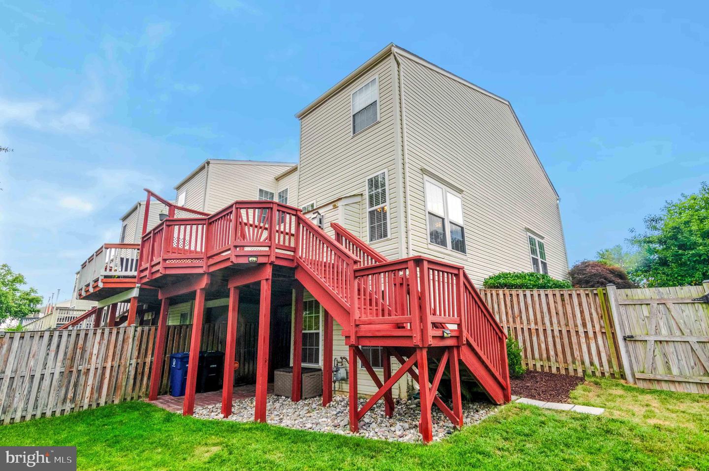 221 SHIRLEY SQ SE, LEESBURG, Virginia 20175, 3 Bedrooms Bedrooms, ,3 BathroomsBathrooms,Residential,For sale,221 SHIRLEY SQ SE,VALO2101222 MLS # VALO2101222