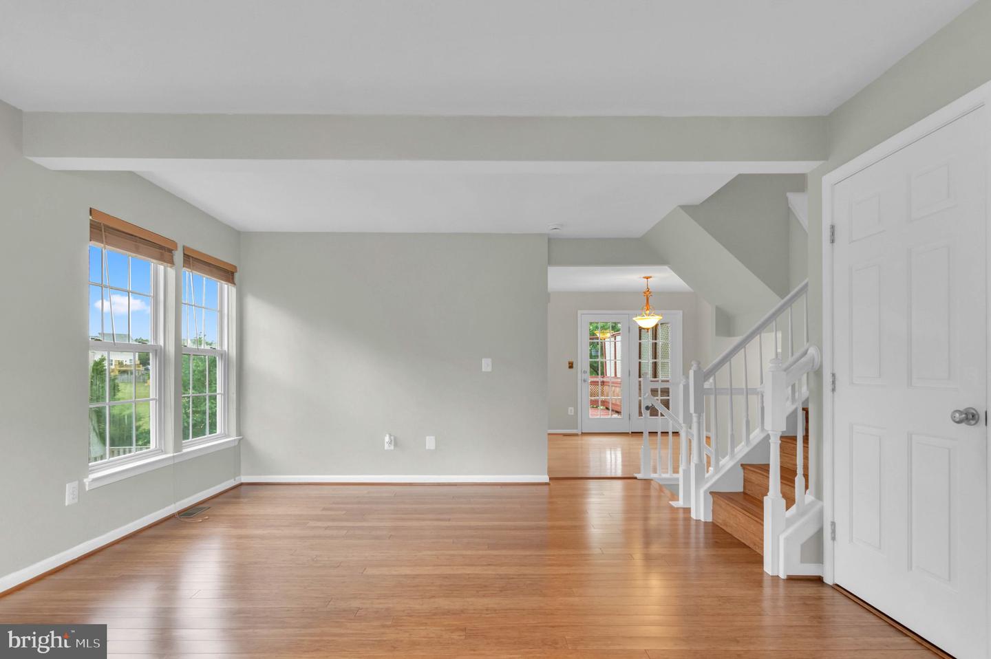 221 SHIRLEY SQ SE, LEESBURG, Virginia 20175, 3 Bedrooms Bedrooms, ,3 BathroomsBathrooms,Residential,For sale,221 SHIRLEY SQ SE,VALO2101222 MLS # VALO2101222