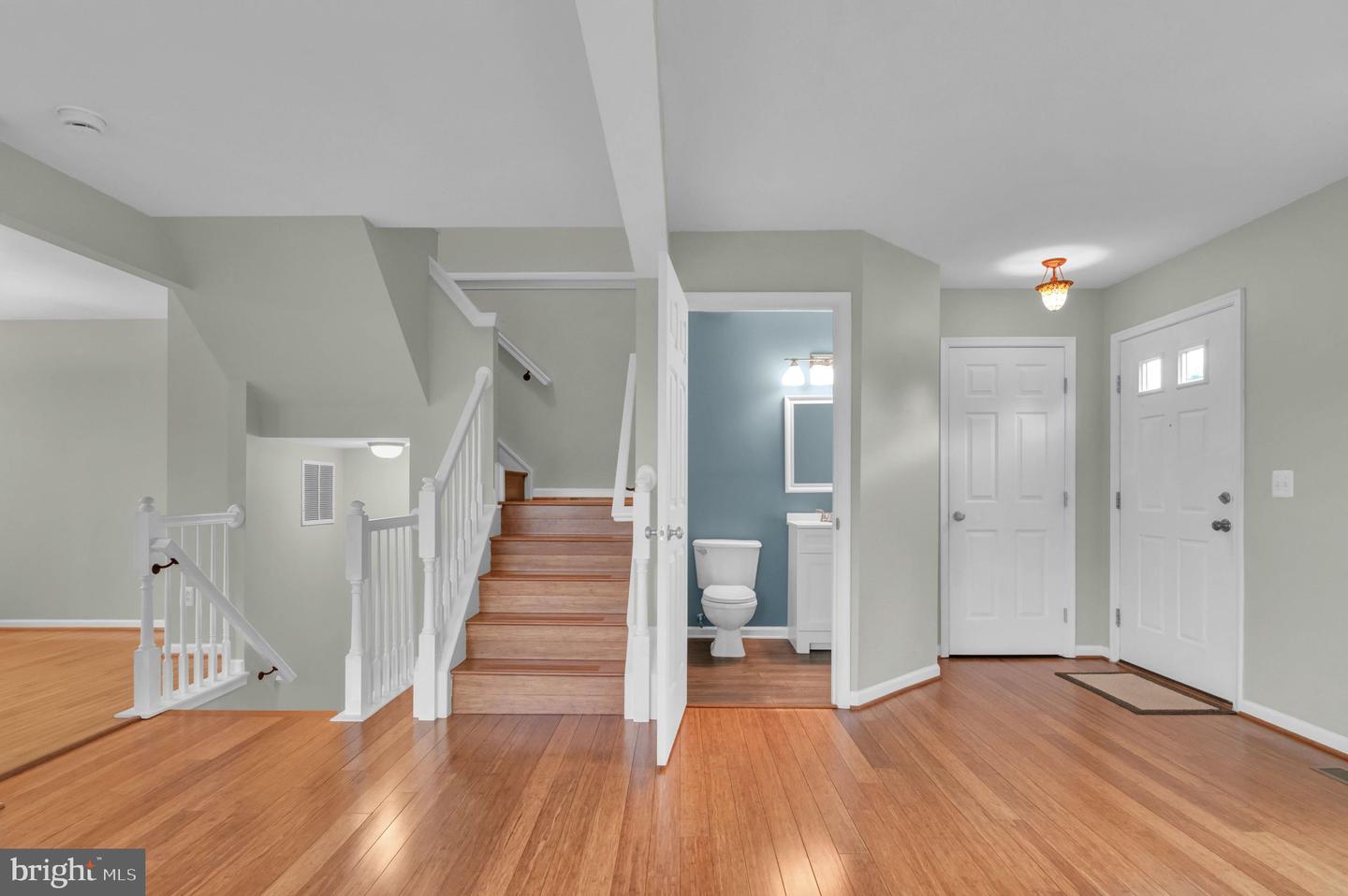 221 SHIRLEY SQ SE, LEESBURG, Virginia 20175, 3 Bedrooms Bedrooms, ,3 BathroomsBathrooms,Residential,For sale,221 SHIRLEY SQ SE,VALO2101222 MLS # VALO2101222