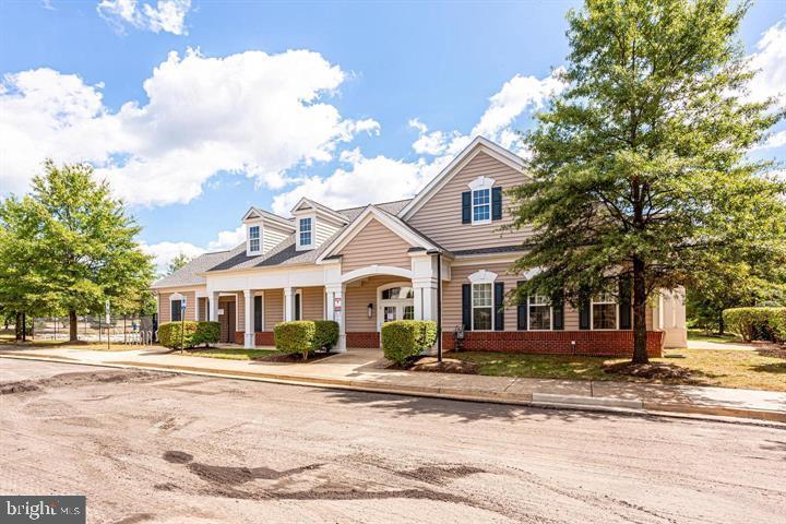 221 SHIRLEY SQ SE, LEESBURG, Virginia 20175, 3 Bedrooms Bedrooms, ,3 BathroomsBathrooms,Residential,For sale,221 SHIRLEY SQ SE,VALO2101222 MLS # VALO2101222
