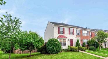 221 SHIRLEY SQ SE, LEESBURG, Virginia 20175, 3 Bedrooms Bedrooms, ,3 BathroomsBathrooms,Residential,For sale,221 SHIRLEY SQ SE,VALO2101222 MLS # VALO2101222