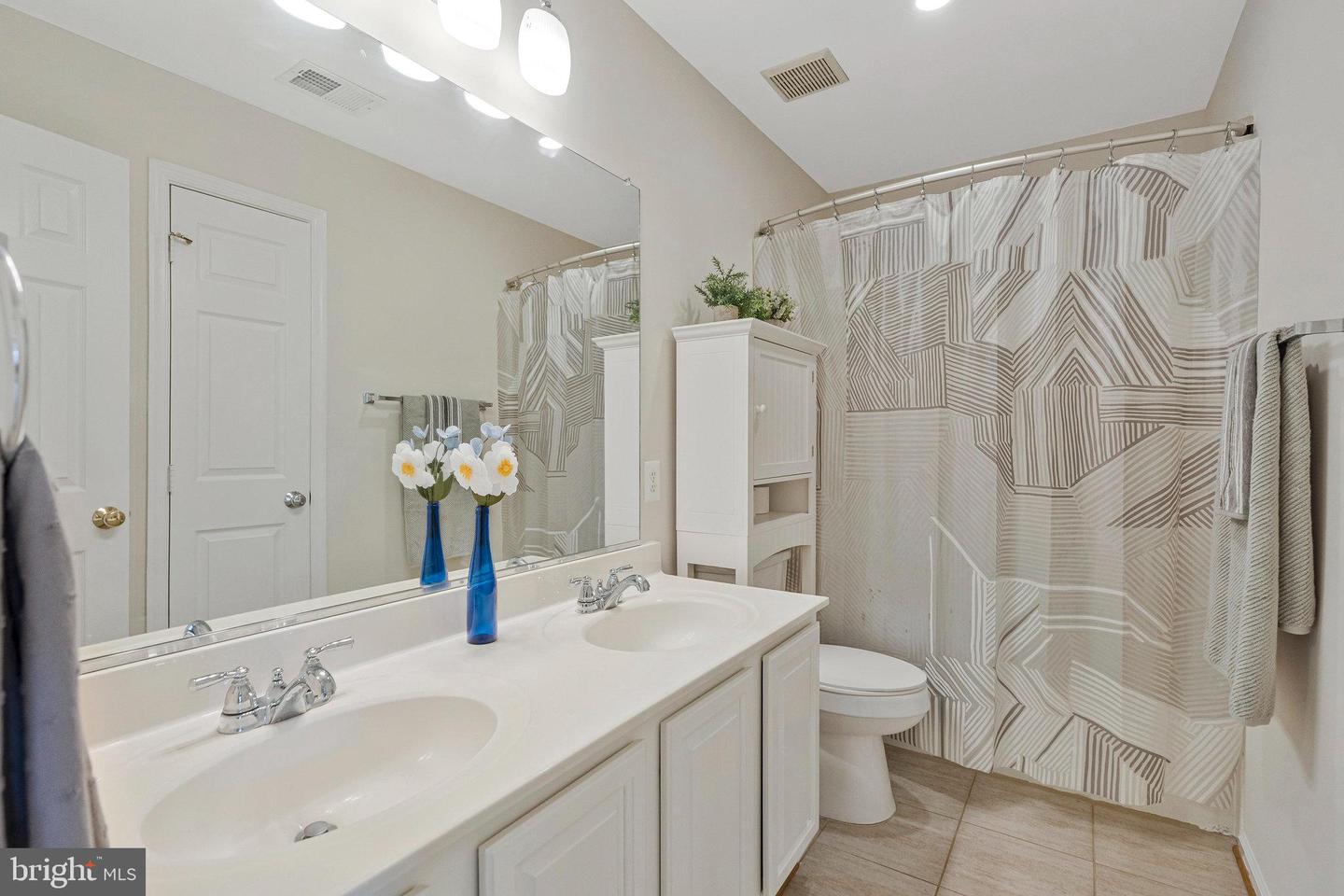 44035 RISING SUN TER, ASHBURN, Virginia 20147, 3 Bedrooms Bedrooms, ,2 BathroomsBathrooms,Residential,For sale,44035 RISING SUN TER,VALO2101250 MLS # VALO2101250