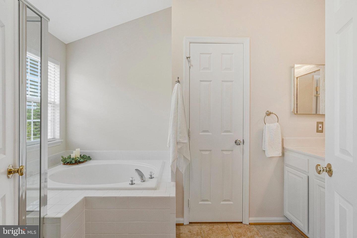 44035 RISING SUN TER, ASHBURN, Virginia 20147, 3 Bedrooms Bedrooms, ,2 BathroomsBathrooms,Residential,For sale,44035 RISING SUN TER,VALO2101250 MLS # VALO2101250