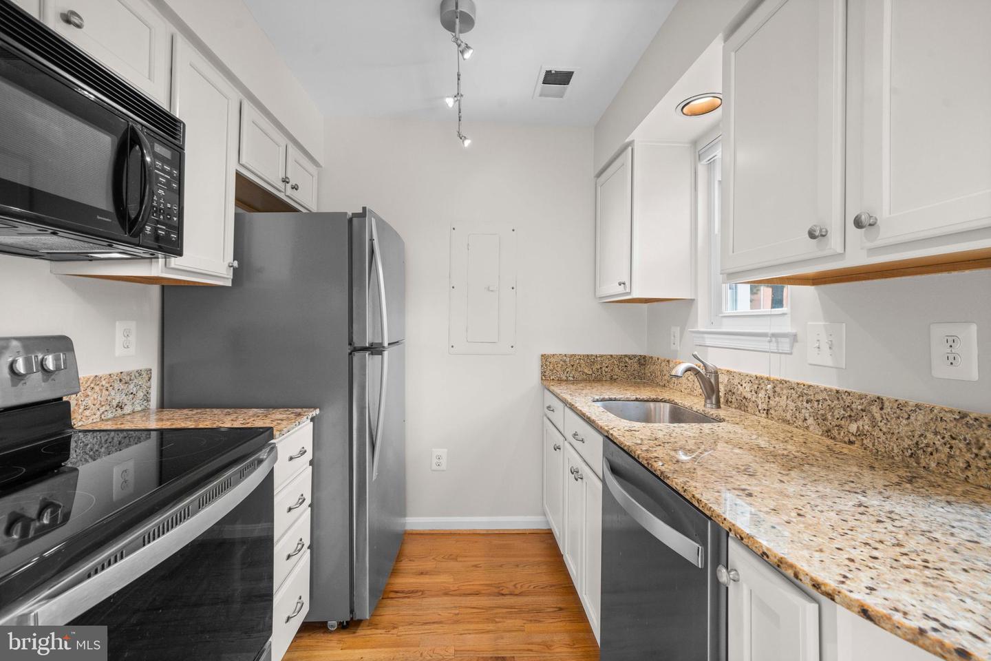 1109 N VERNON ST, ARLINGTON, Virginia 22201, 2 Bedrooms Bedrooms, ,2 BathroomsBathrooms,Residential,For sale,1109 N VERNON ST,VAAR2060244 MLS # VAAR2060244