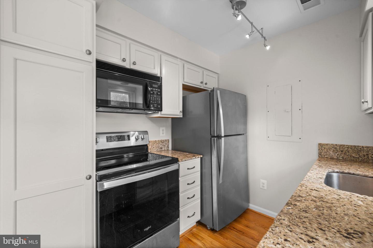 1109 N VERNON ST, ARLINGTON, Virginia 22201, 2 Bedrooms Bedrooms, ,2 BathroomsBathrooms,Residential,For sale,1109 N VERNON ST,VAAR2060244 MLS # VAAR2060244