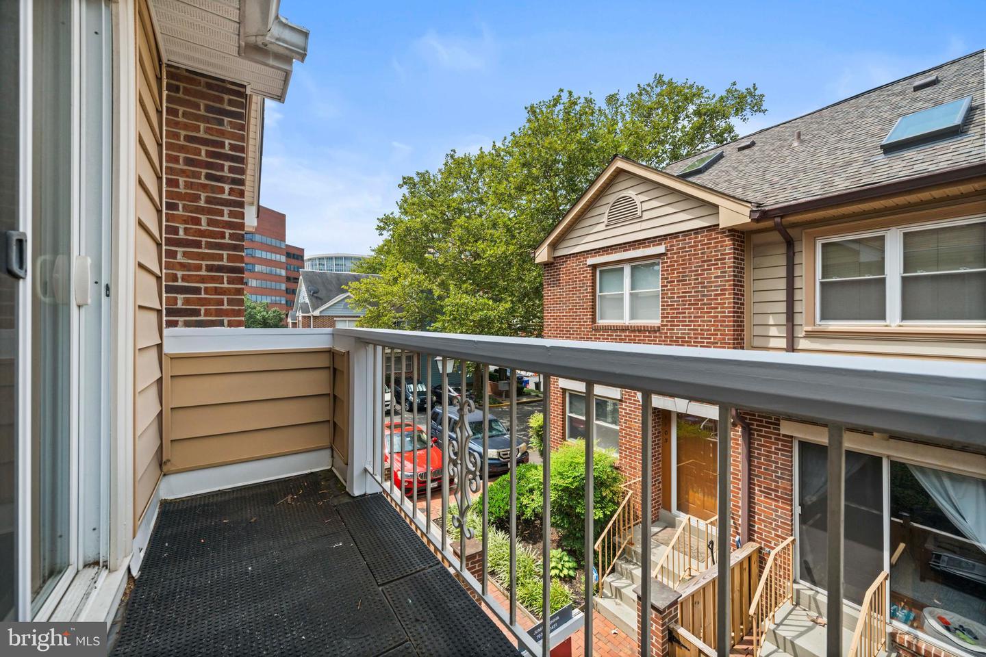 1109 N VERNON ST, ARLINGTON, Virginia 22201, 2 Bedrooms Bedrooms, ,2 BathroomsBathrooms,Residential,For sale,1109 N VERNON ST,VAAR2060244 MLS # VAAR2060244