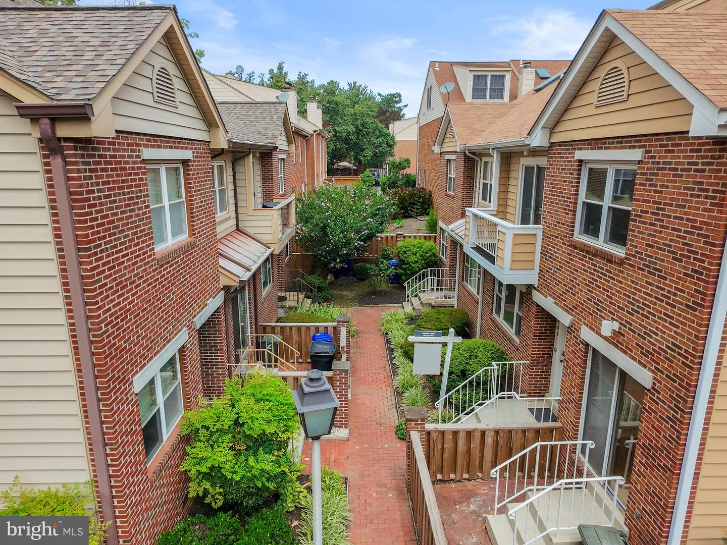 1109 N VERNON ST, ARLINGTON, Virginia 22201, 2 Bedrooms Bedrooms, ,2 BathroomsBathrooms,Residential,For sale,1109 N VERNON ST,VAAR2060244 MLS # VAAR2060244
