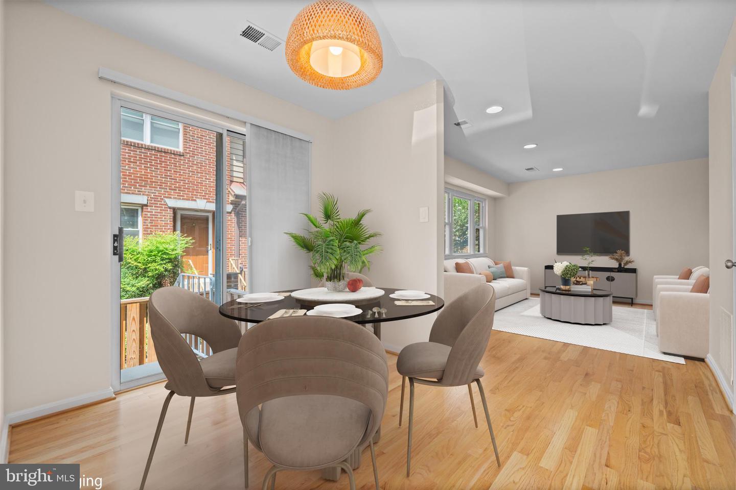 1109 N VERNON ST, ARLINGTON, Virginia 22201, 2 Bedrooms Bedrooms, ,2 BathroomsBathrooms,Residential,For sale,1109 N VERNON ST,VAAR2060244 MLS # VAAR2060244