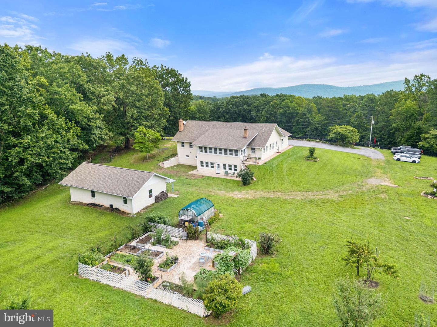 5628 FREE STATE RD, MARSHALL, Virginia 20115, 3 Bedrooms Bedrooms, ,3 BathroomsBathrooms,Residential,For sale,5628 FREE STATE RD,VAFQ2017356 MLS # VAFQ2017356