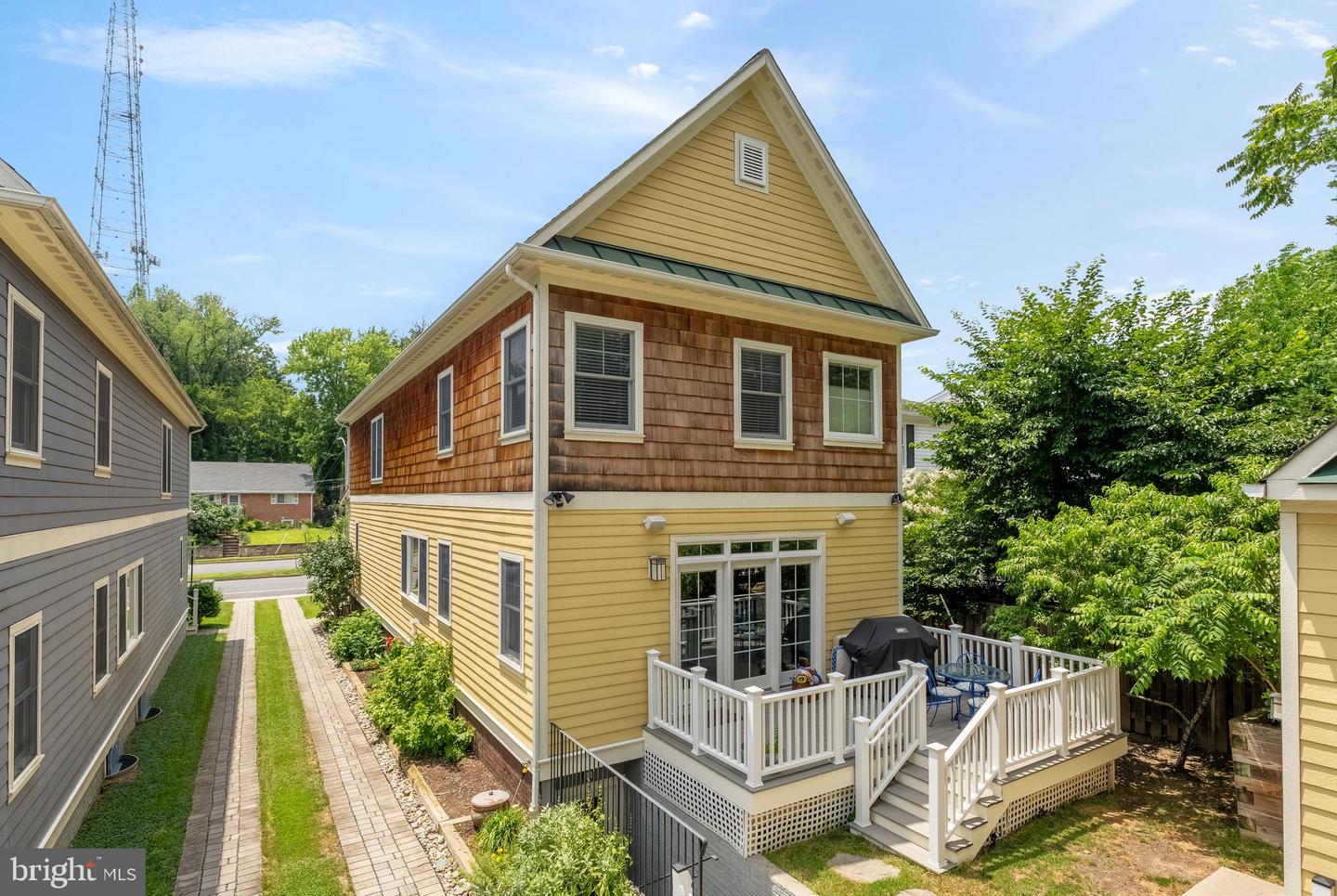 1921 N GEORGE MASON DR, ARLINGTON, Virginia 22207, 4 Bedrooms Bedrooms, ,4 BathroomsBathrooms,Residential,For sale,1921 N GEORGE MASON DR,VAAR2060322 MLS # VAAR2060322