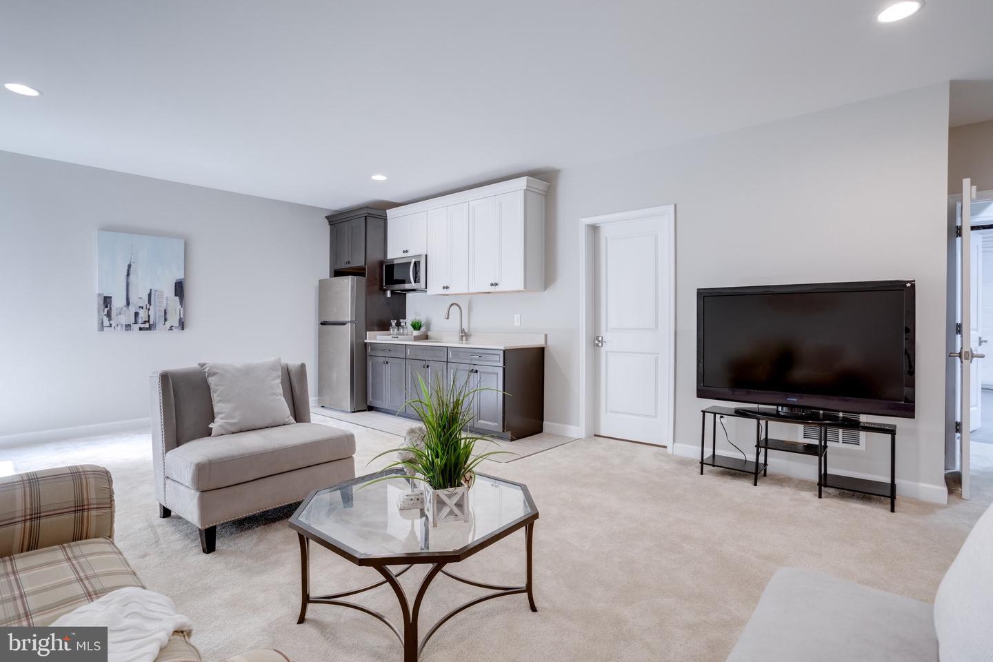 3139 SILVAN WOODS DR, FAIRFAX, Virginia 22031, 7 Bedrooms Bedrooms, ,5 BathroomsBathrooms,Residential,For sale,3139 SILVAN WOODS DR,VAFX2253910 MLS # VAFX2253910