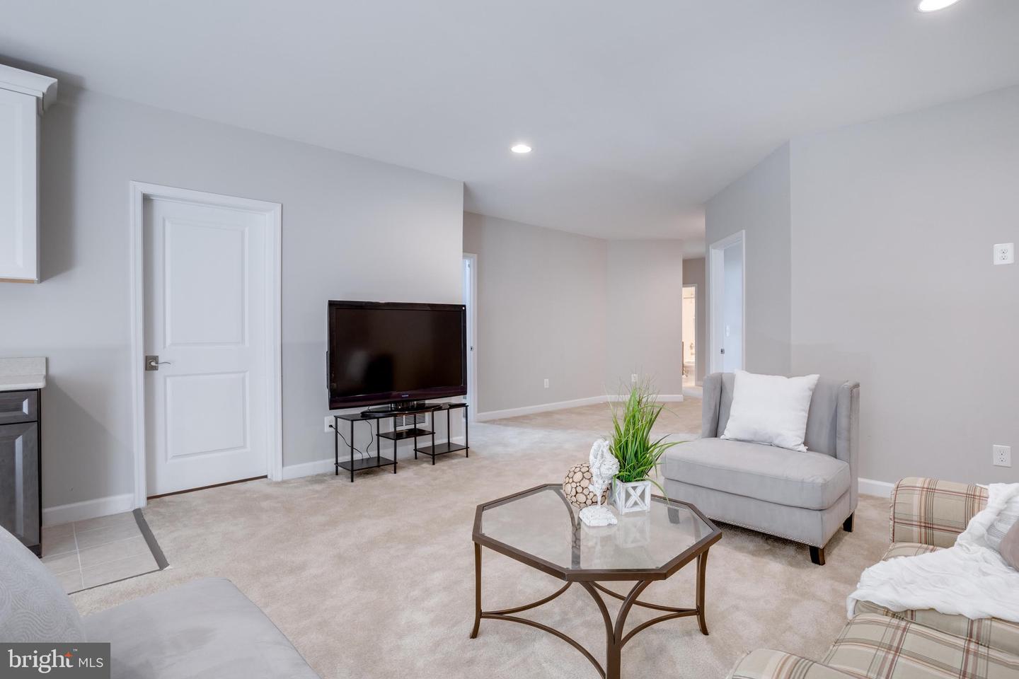 3139 SILVAN WOODS DR, FAIRFAX, Virginia 22031, 7 Bedrooms Bedrooms, ,5 BathroomsBathrooms,Residential,For sale,3139 SILVAN WOODS DR,VAFX2253910 MLS # VAFX2253910