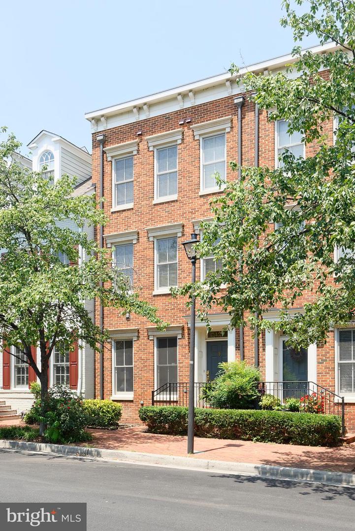 421 ORONOCO ST, ALEXANDRIA, Virginia 22314, 3 Bedrooms Bedrooms, ,3 BathroomsBathrooms,Residential,For sale,421 ORONOCO ST,VAAX2047294 MLS # VAAX2047294