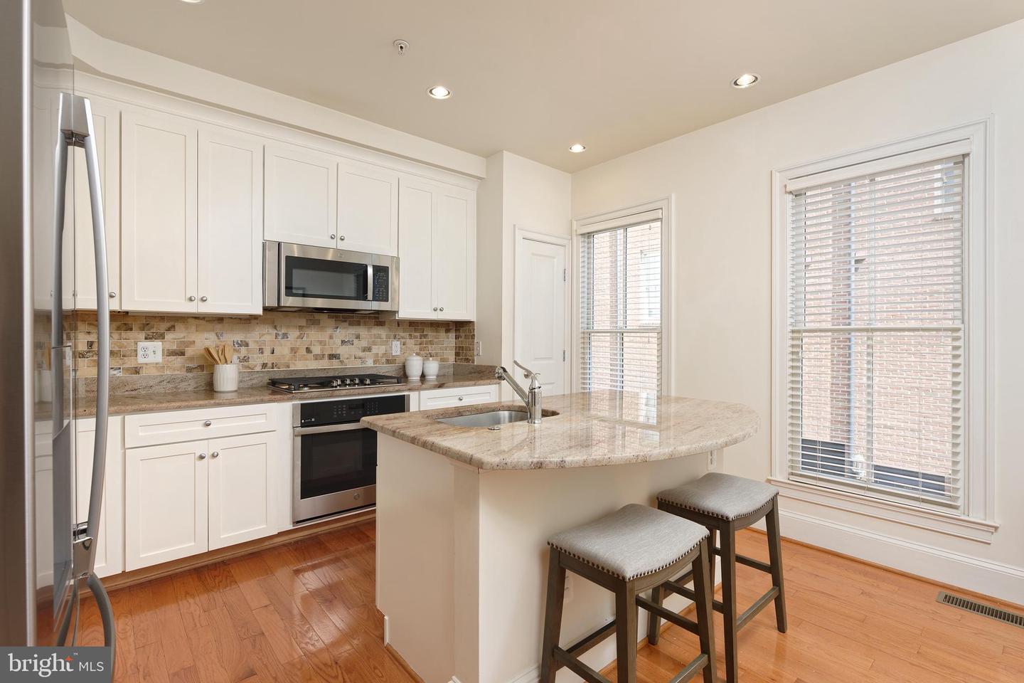 421 ORONOCO ST, ALEXANDRIA, Virginia 22314, 3 Bedrooms Bedrooms, ,3 BathroomsBathrooms,Residential,For sale,421 ORONOCO ST,VAAX2047294 MLS # VAAX2047294
