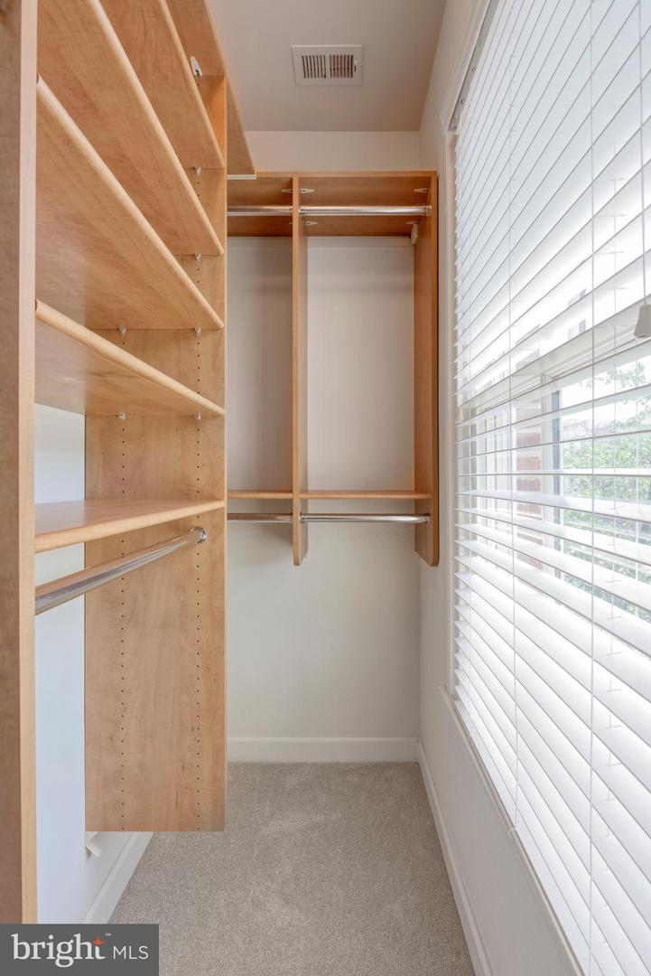 421 ORONOCO ST, ALEXANDRIA, Virginia 22314, 3 Bedrooms Bedrooms, ,3 BathroomsBathrooms,Residential,For sale,421 ORONOCO ST,VAAX2047294 MLS # VAAX2047294