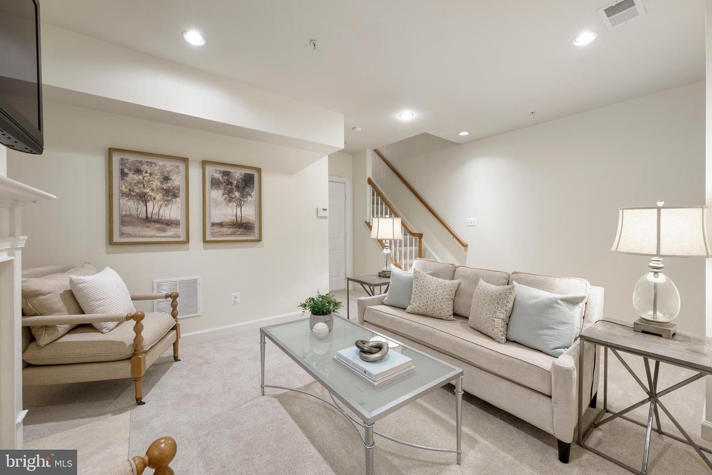 421 ORONOCO ST, ALEXANDRIA, Virginia 22314, 3 Bedrooms Bedrooms, ,3 BathroomsBathrooms,Residential,For sale,421 ORONOCO ST,VAAX2047294 MLS # VAAX2047294