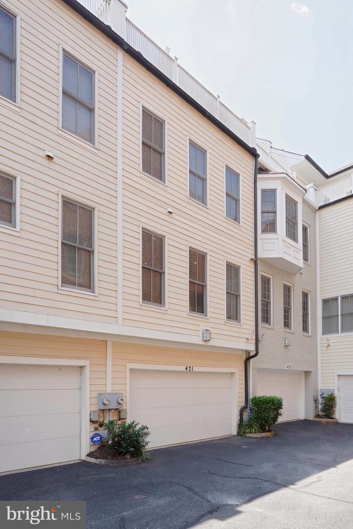 421 ORONOCO ST, ALEXANDRIA, Virginia 22314, 3 Bedrooms Bedrooms, ,3 BathroomsBathrooms,Residential,For sale,421 ORONOCO ST,VAAX2047294 MLS # VAAX2047294
