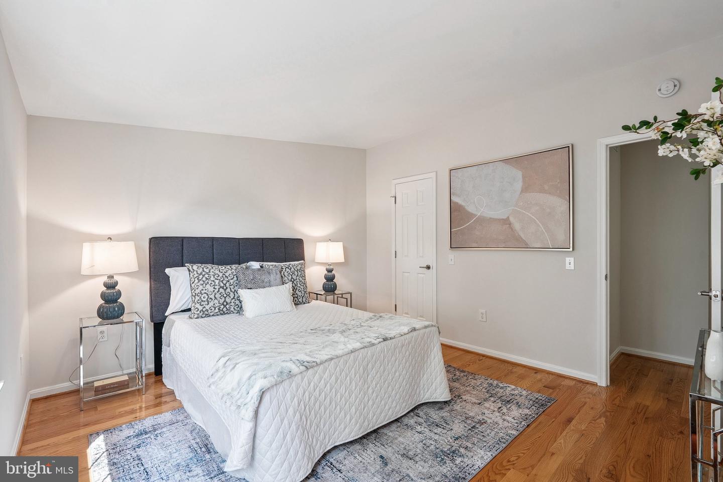 6861 WASHINGTON BLVD, ARLINGTON, Virginia 22213, 2 Bedrooms Bedrooms, ,2 BathroomsBathrooms,Residential,For sale,6861 WASHINGTON BLVD,VAAR2060382 MLS # VAAR2060382