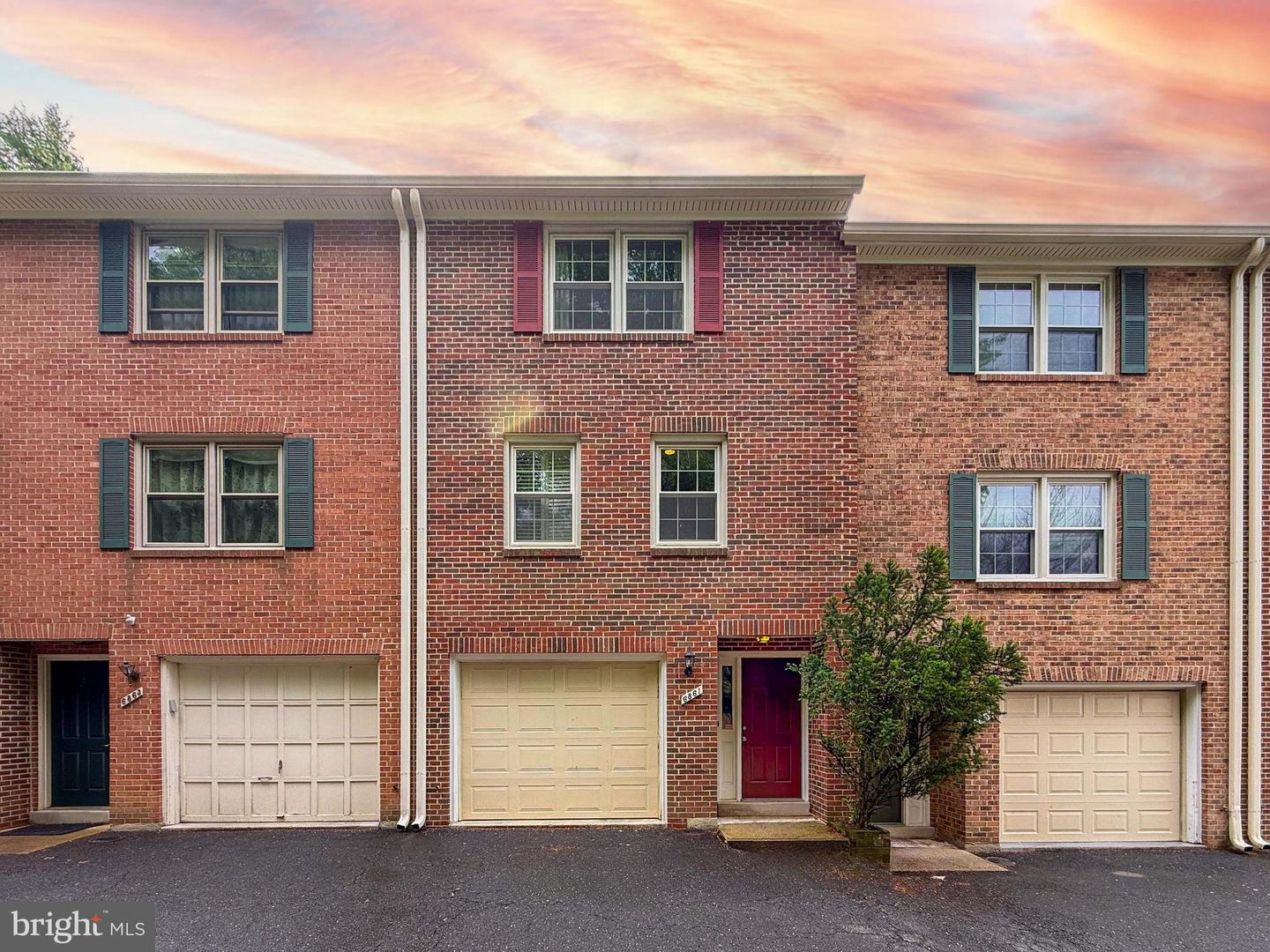 6861 WASHINGTON BLVD, ARLINGTON, Virginia 22213, 2 Bedrooms Bedrooms, ,2 BathroomsBathrooms,Residential,For sale,6861 WASHINGTON BLVD,VAAR2060382 MLS # VAAR2060382