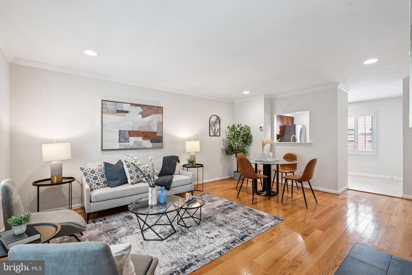 6861 WASHINGTON BLVD, ARLINGTON, Virginia 22213, 2 Bedrooms Bedrooms, ,2 BathroomsBathrooms,Residential,For sale,6861 WASHINGTON BLVD,VAAR2060382 MLS # VAAR2060382