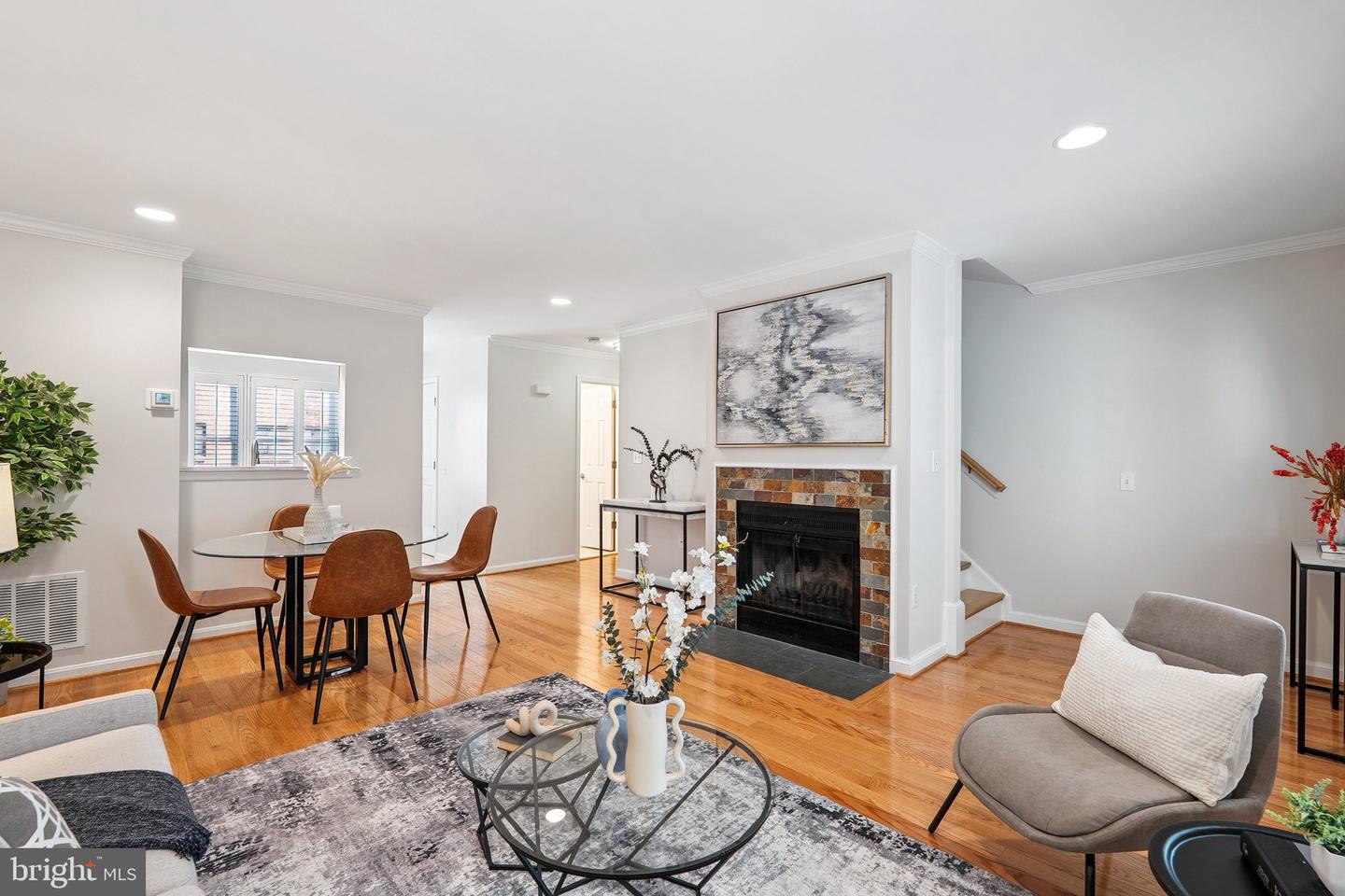 6861 WASHINGTON BLVD, ARLINGTON, Virginia 22213, 2 Bedrooms Bedrooms, ,2 BathroomsBathrooms,Residential,For sale,6861 WASHINGTON BLVD,VAAR2060382 MLS # VAAR2060382
