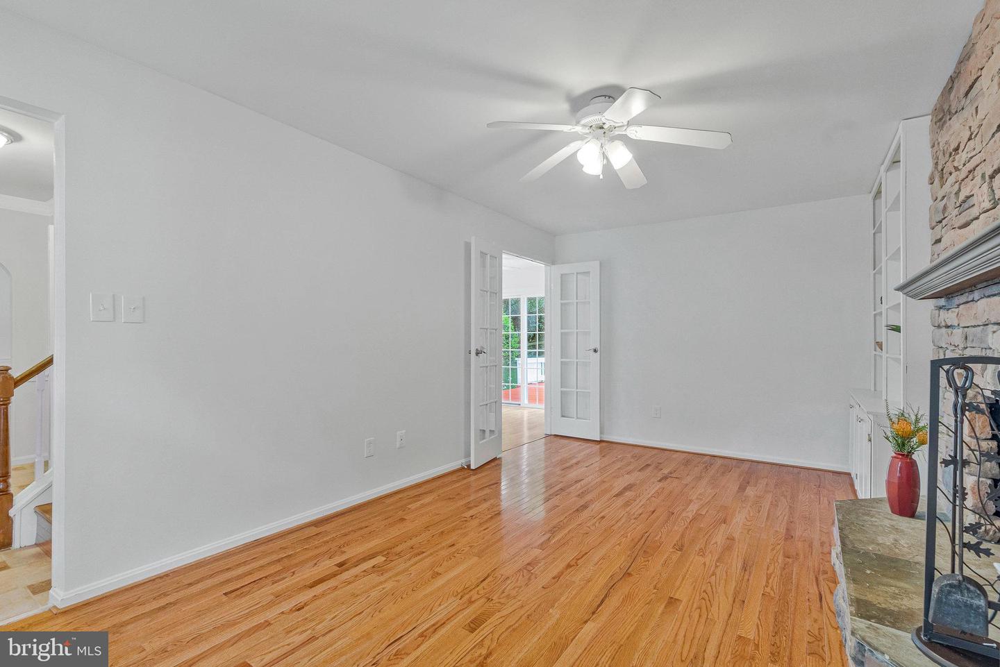 5216 DUNLEIGH DR, BURKE, Virginia 22015, 5 Bedrooms Bedrooms, ,3 BathroomsBathrooms,Residential,For sale,5216 DUNLEIGH DR,VAFX2254422 MLS # VAFX2254422